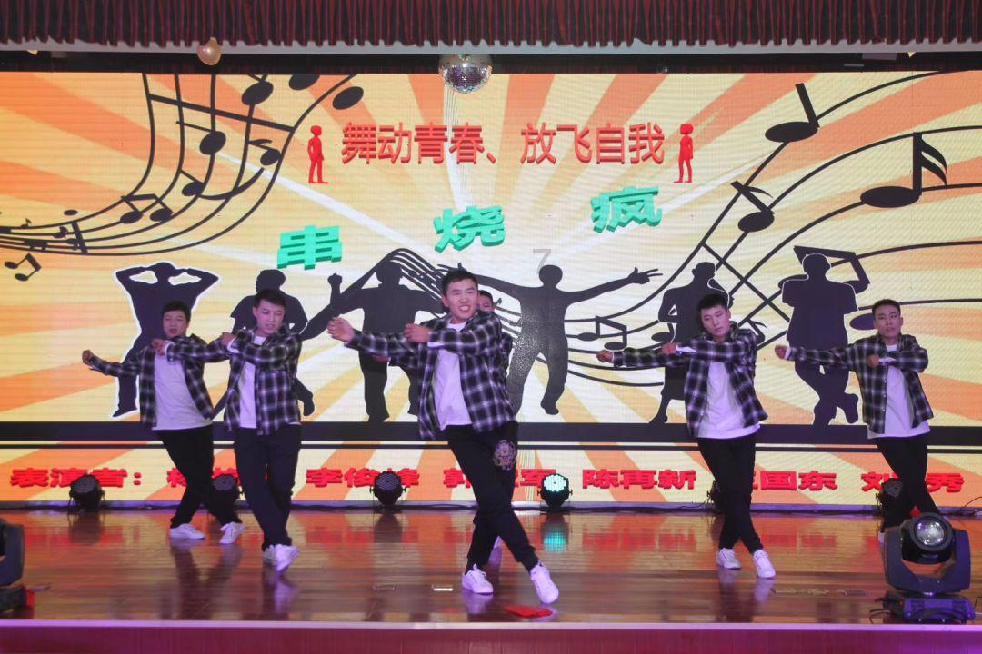 探索照片做微信头像太大怎么办?,发现更多乐趣